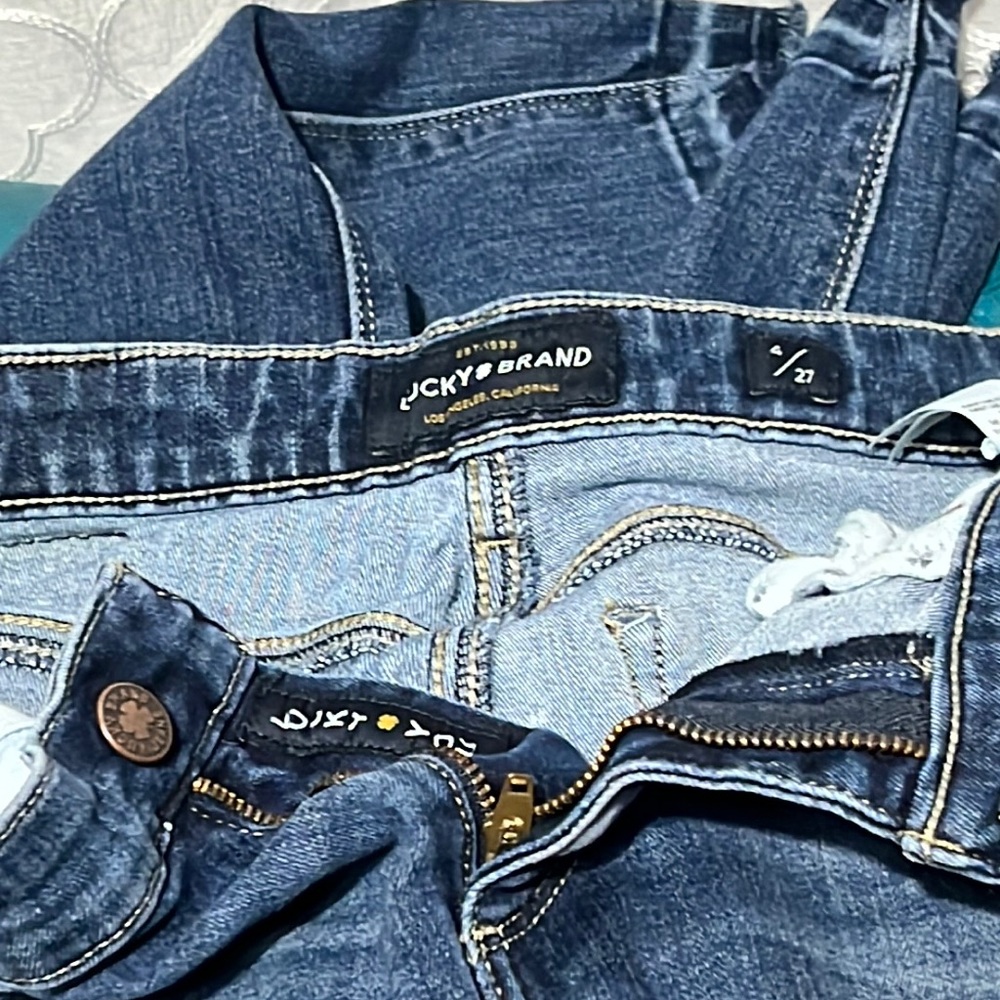 Lucky brand size 4/27 stretchy